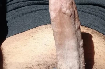 Grosse bite gay arabe cherche 2 mecs pour un plan à 3 à Paris